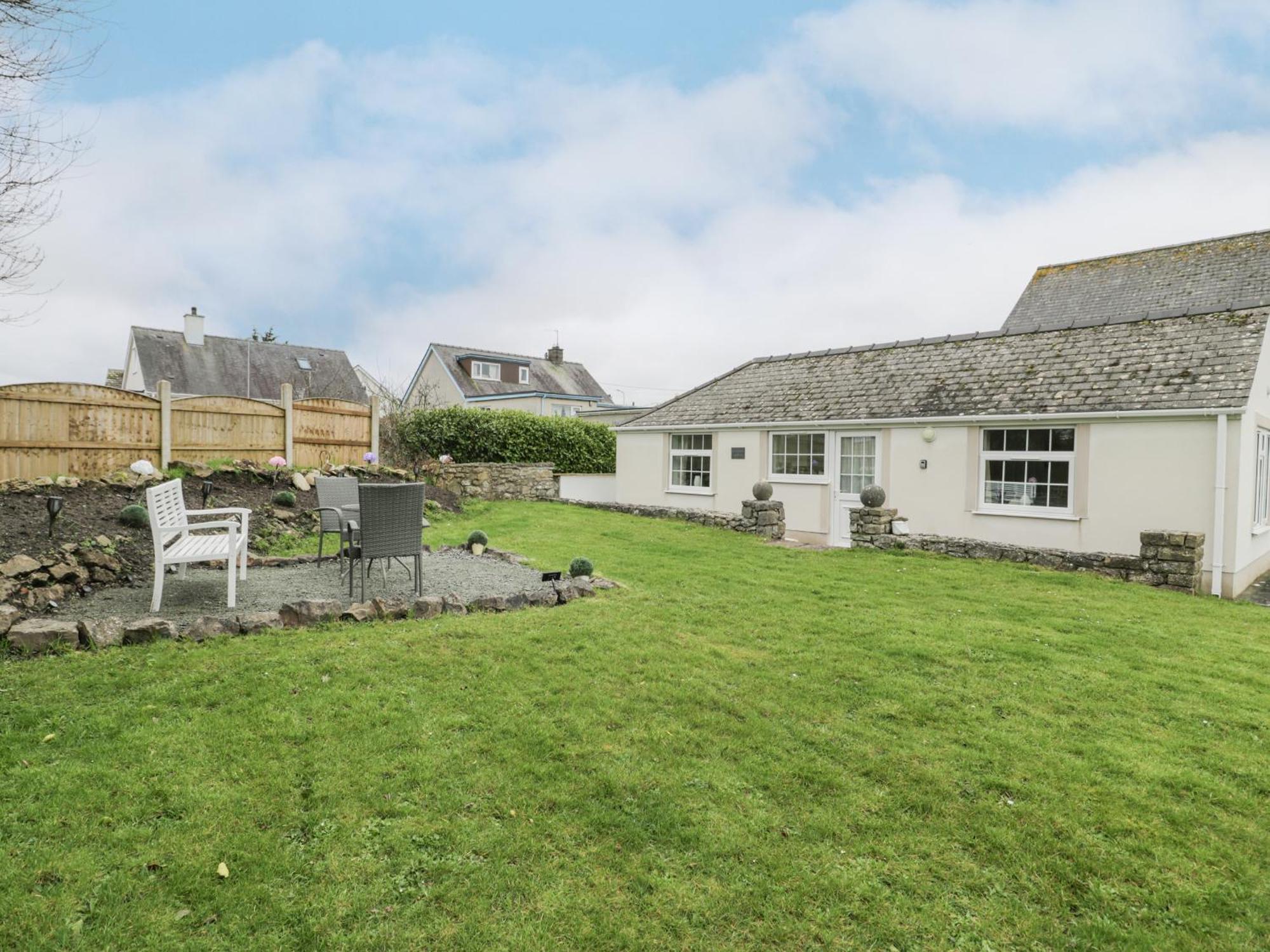Halcyon Annexe Villa Moelfre Exterior photo