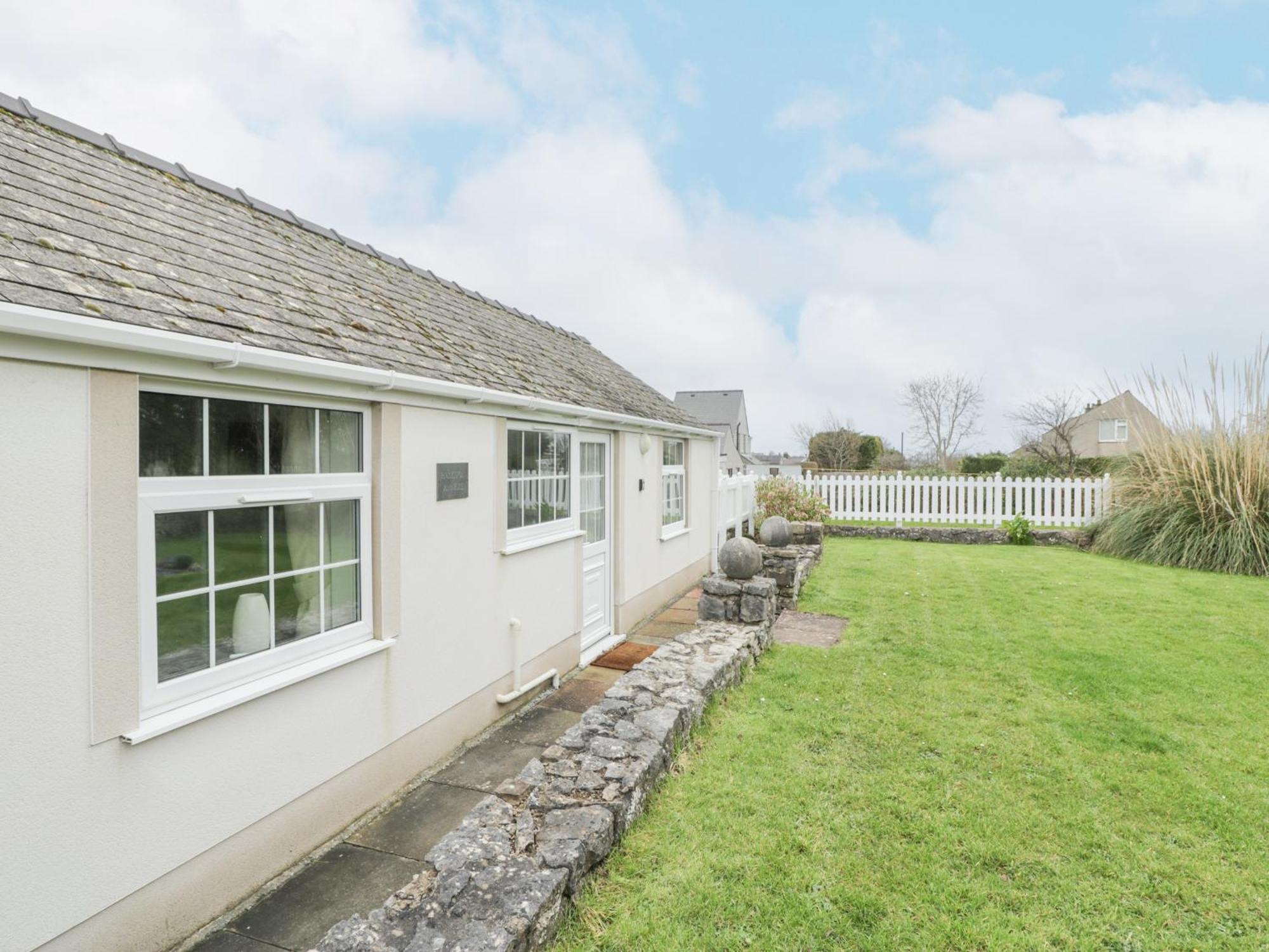 Halcyon Annexe Villa Moelfre Exterior photo